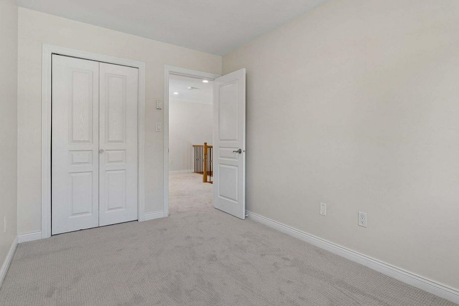 247 E 19th Street North Vancouver, BC - 30