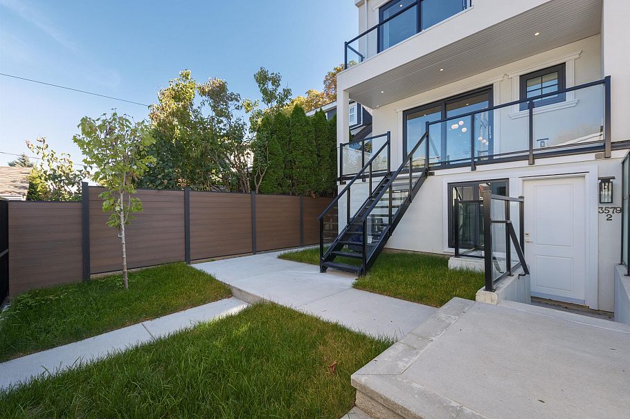 3579 W 19th Avenue Vancouver, BC - 31