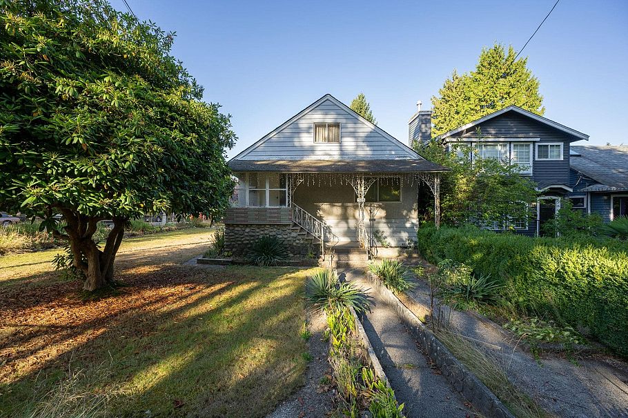 505 N Penticton Street Vancouver, BC - 10