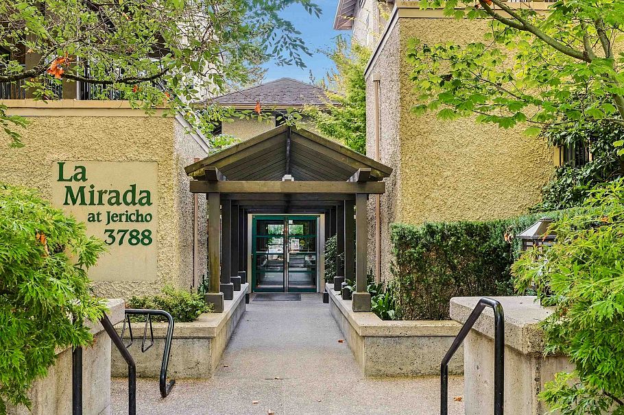 308 3788 W 8th Avenue Vancouver, BC - 23