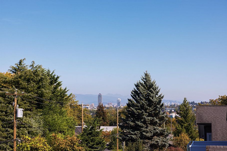 3579 W 19th Avenue Vancouver, BC - 30