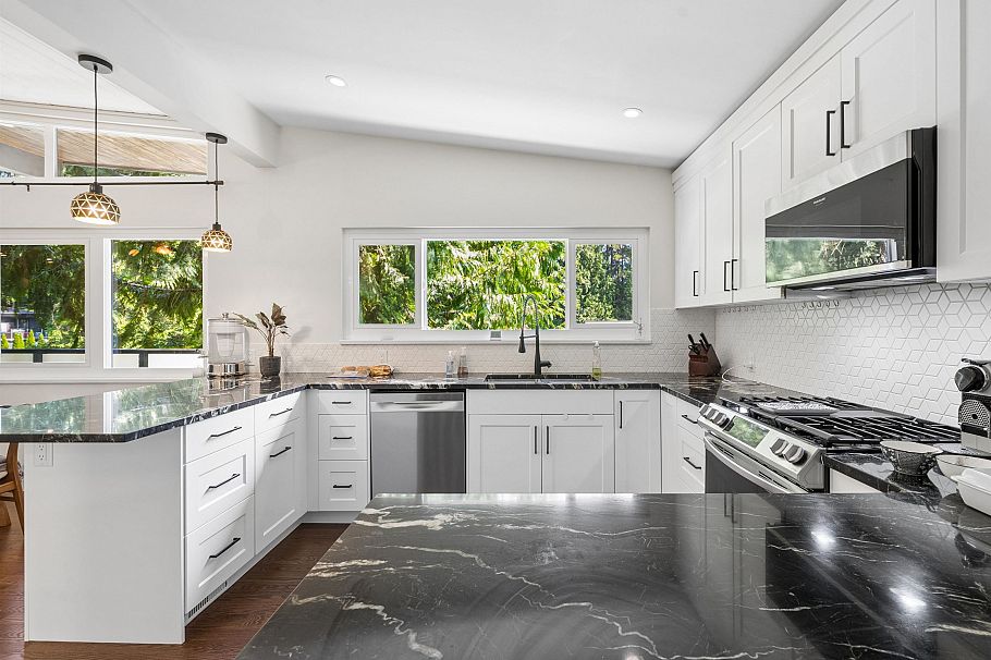 4651 Hoskins Road North Vancouver, BC - 11
