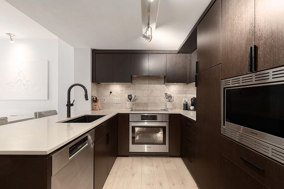 14 166 W 13th Street North Vancouver, BC - 19