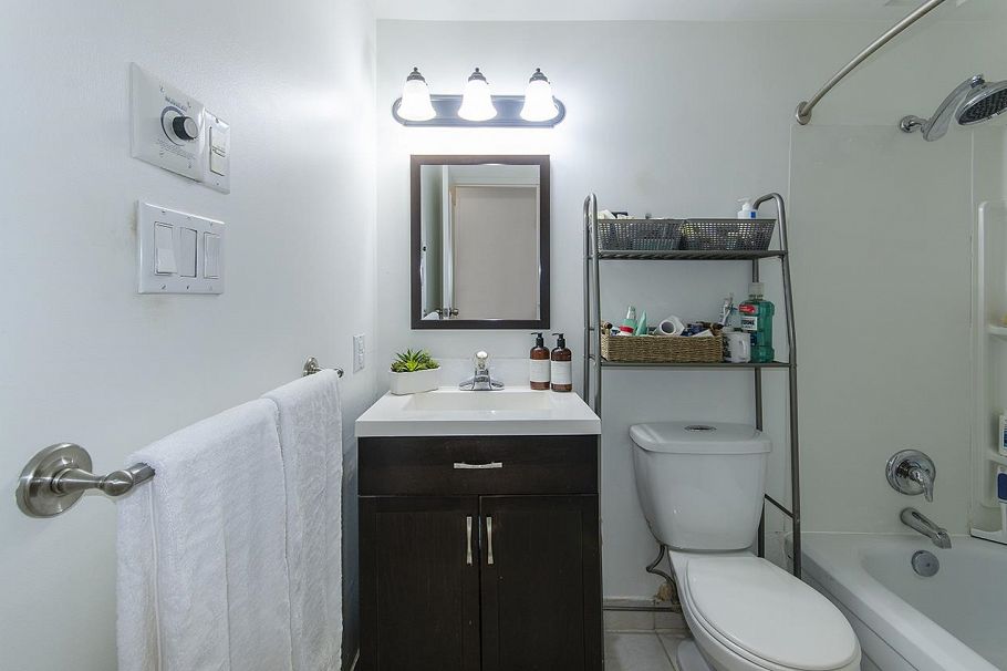 107 360 E 2nd Street North Vancouver, BC - 11