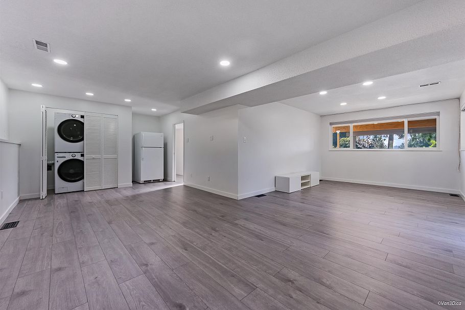 667 Plymouth Drive North Vancouver, BC - 18