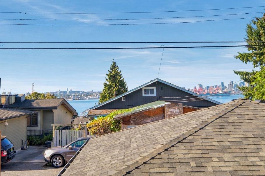 423-425 E 2nd Street North Vancouver, BC - 20