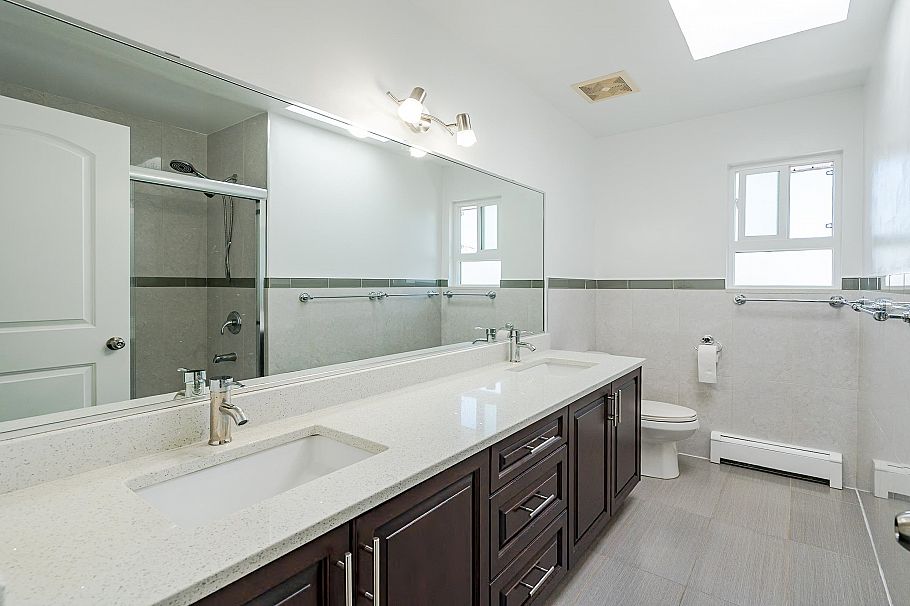 6074 Sherbrooke Street Vancouver, BC - 21