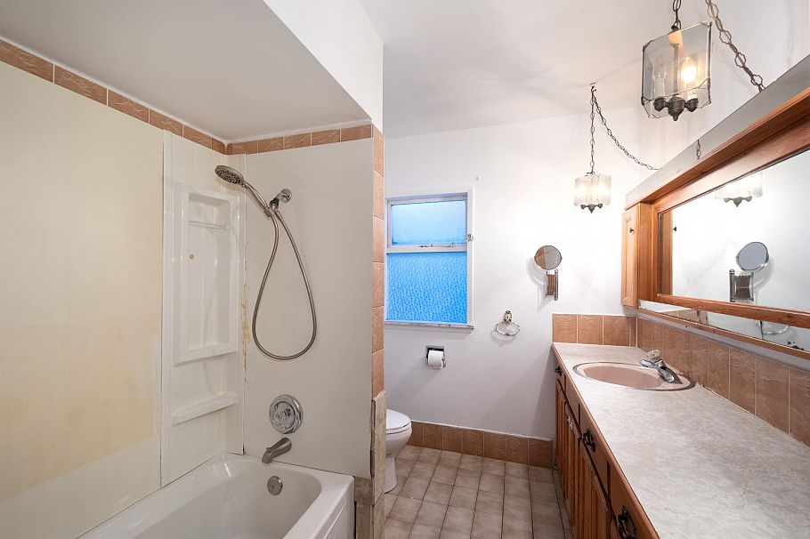1777 E 4th Avenue Vancouver, BC - 15