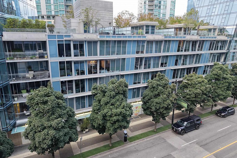 206 1477 W Pender Street Vancouver, BC - 26