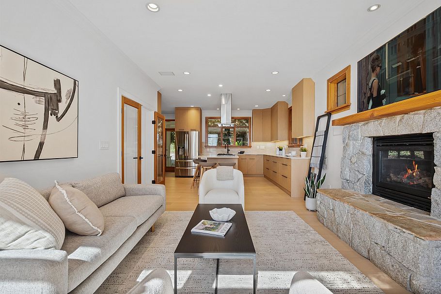 4812 Skyline Drive North Vancouver, BC - 22