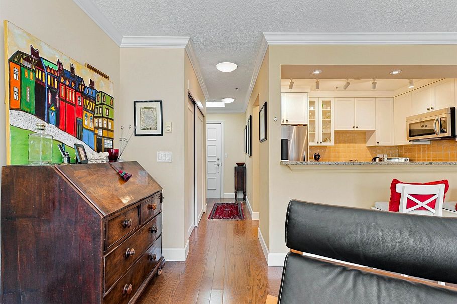 308 3788 W 8th Avenue Vancouver, BC - 8