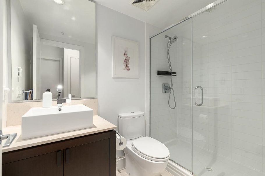 14 166 W 13th Street North Vancouver, BC - 25