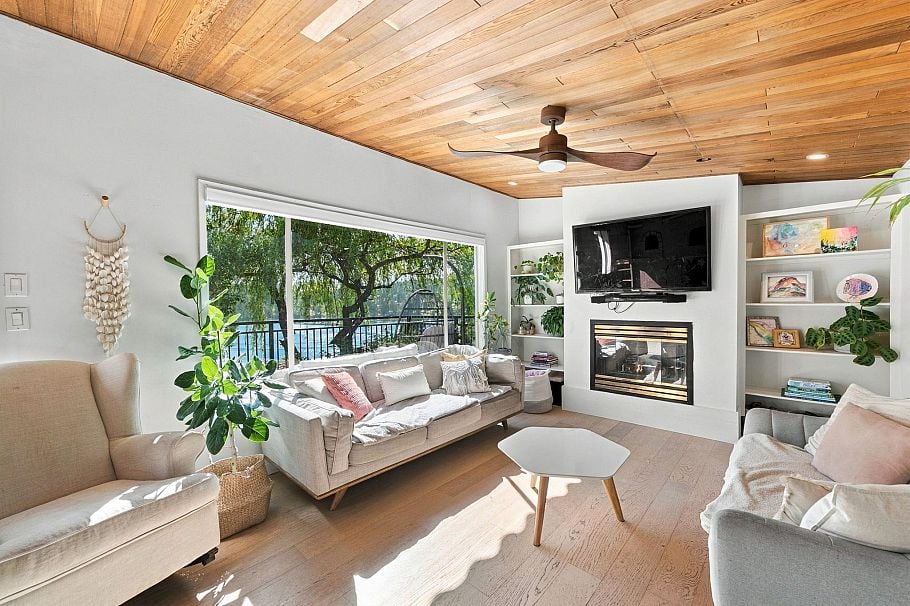 2787 Panorama Drive North Vancouver, BC - 2