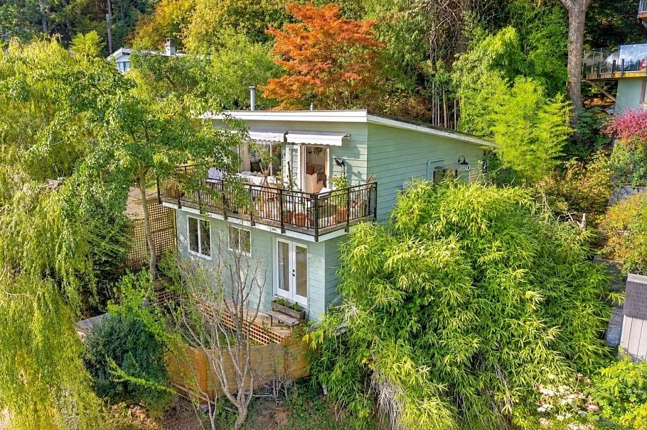 2787 Panorama Drive North Vancouver, BC - 1