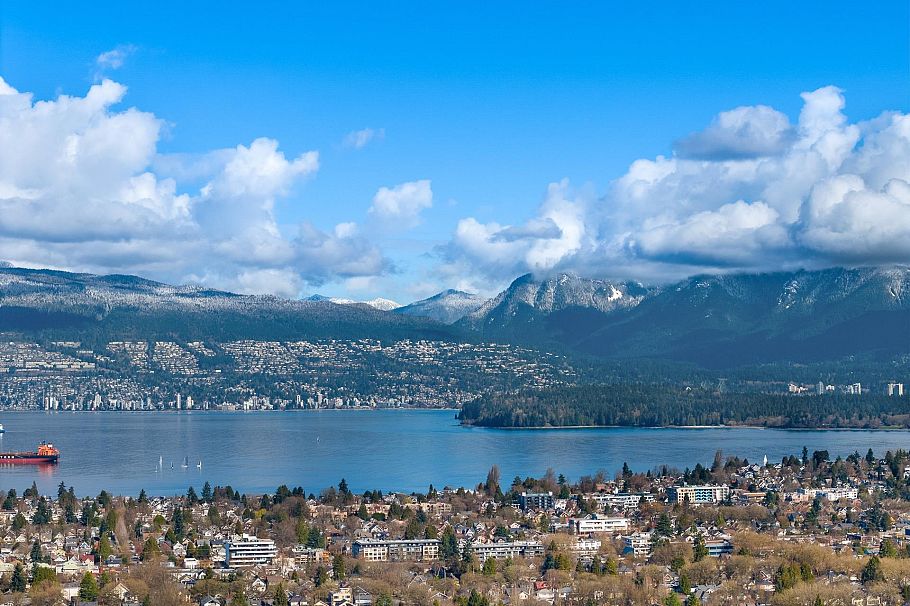 3253 W 21st Avenue Vancouver, BC - 1