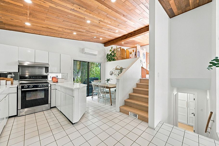 2787 Panorama Drive North Vancouver, BC - 7
