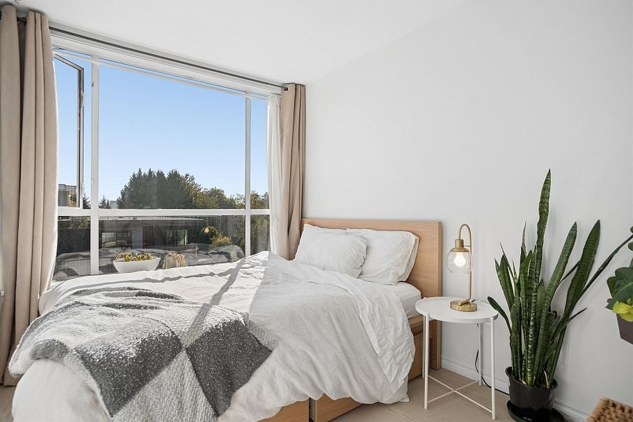 203 2190 W 5th Avenue Vancouver, BC - 12