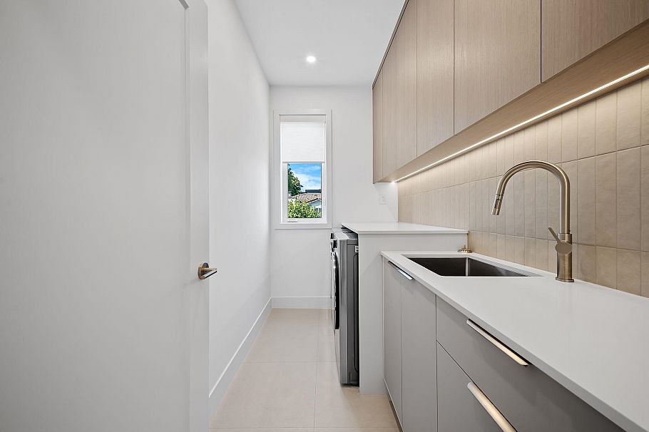 2868 Semlin Drive Vancouver, BC - 23