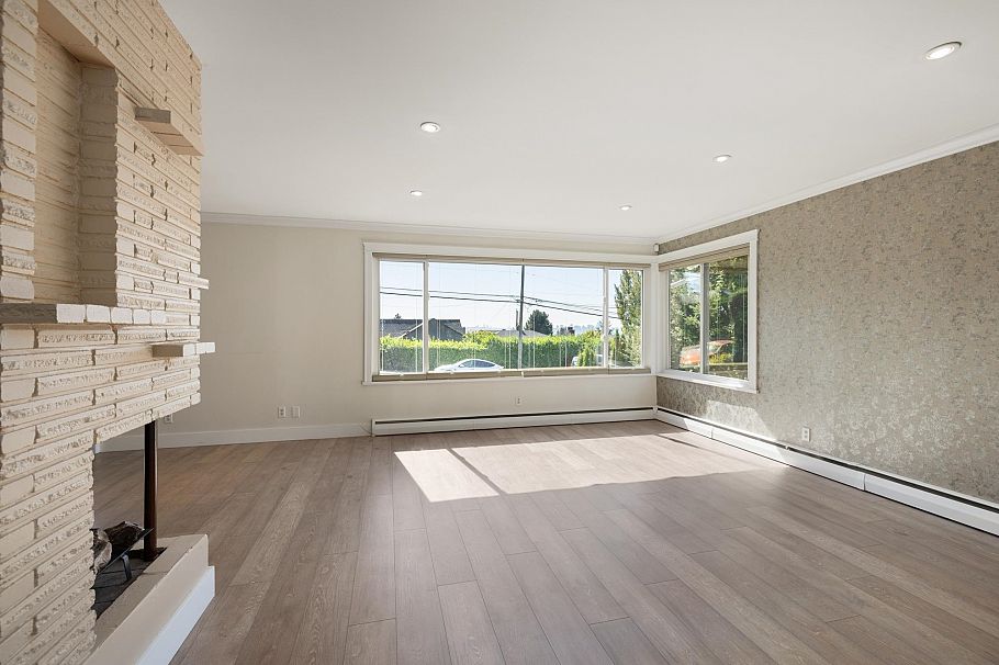424 W Queens Road North Vancouver, BC - 19