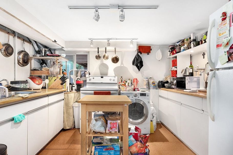 3524 W 16th Avenue Vancouver, BC - 22