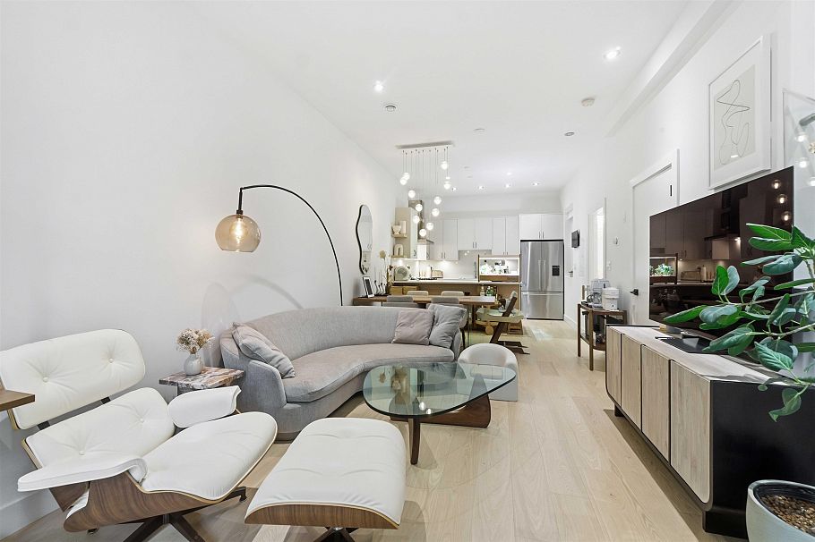 1533 E 5th Avenue Vancouver, BC - 9