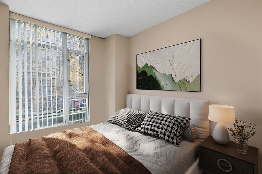 2P 1033 Marinaside Crescent Vancouver, BC - 11