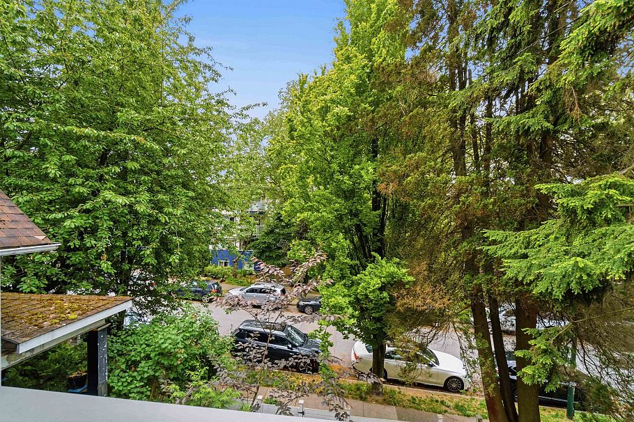 1533 E 5th Avenue Vancouver, BC - 33