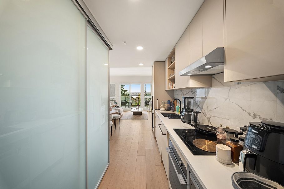 309 422 E 3rd Street North Vancouver, BC - 9