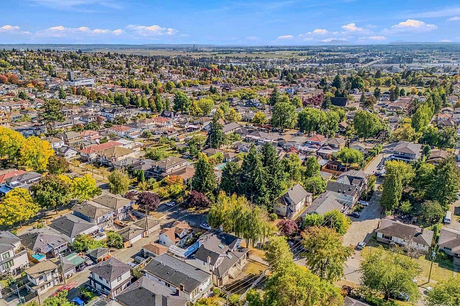 1154 E 53rd Avenue Vancouver, BC - 20