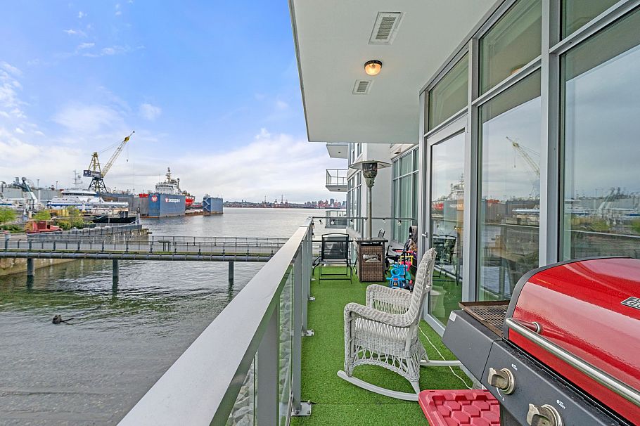 204 175 Victory Ship Way North Vancouver, BC - 36