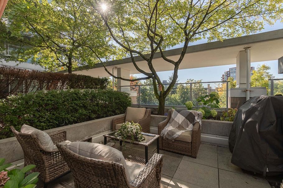 14 166 W 13th Street North Vancouver, BC - 31