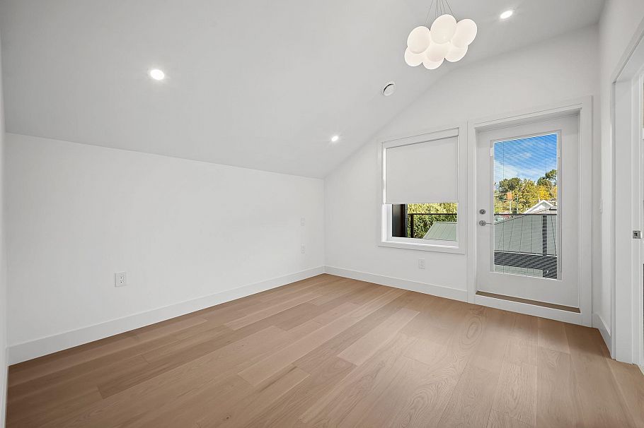 2868 Semlin Drive Vancouver, BC - 32