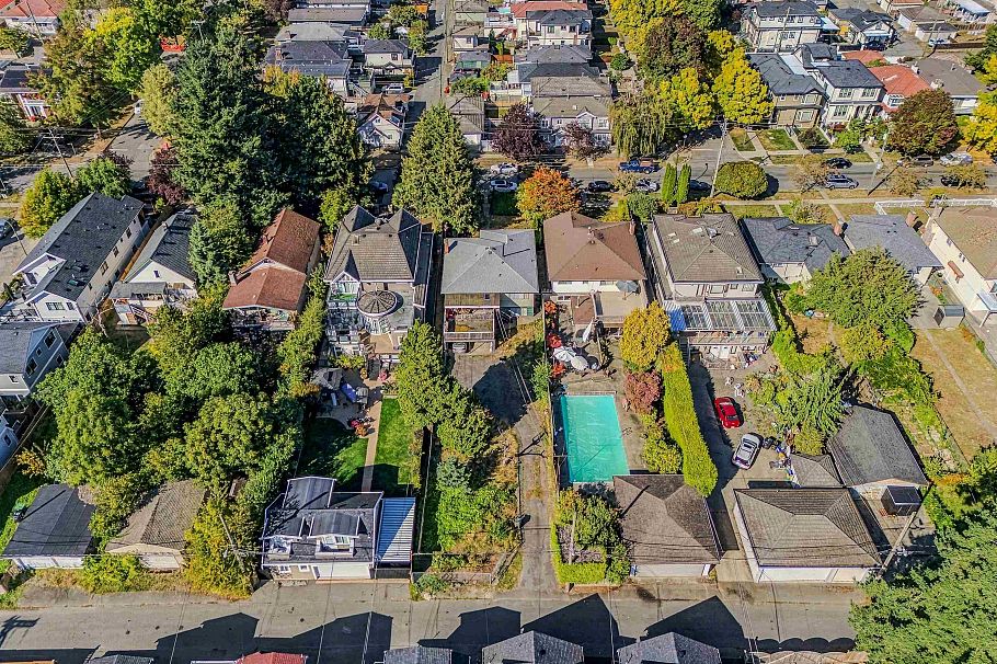 1154 E 53rd Avenue Vancouver, BC - 23