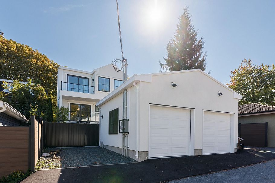 3579 W 19th Avenue Vancouver, BC - 33