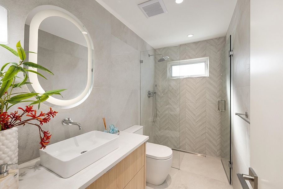806 Montroyal Boulevard North Vancouver, BC - 18