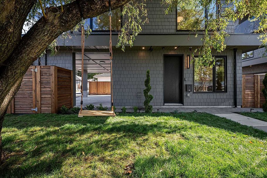 2866 Semlin Drive Vancouver, BC - 1