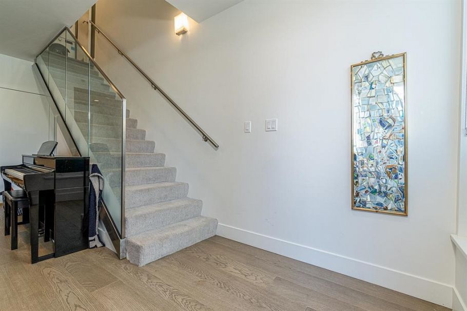 2025 Curling Road North Vancouver, BC - 11