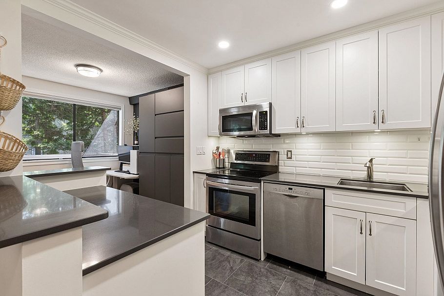 209 310 E 3rd Street North Vancouver, BC - 24