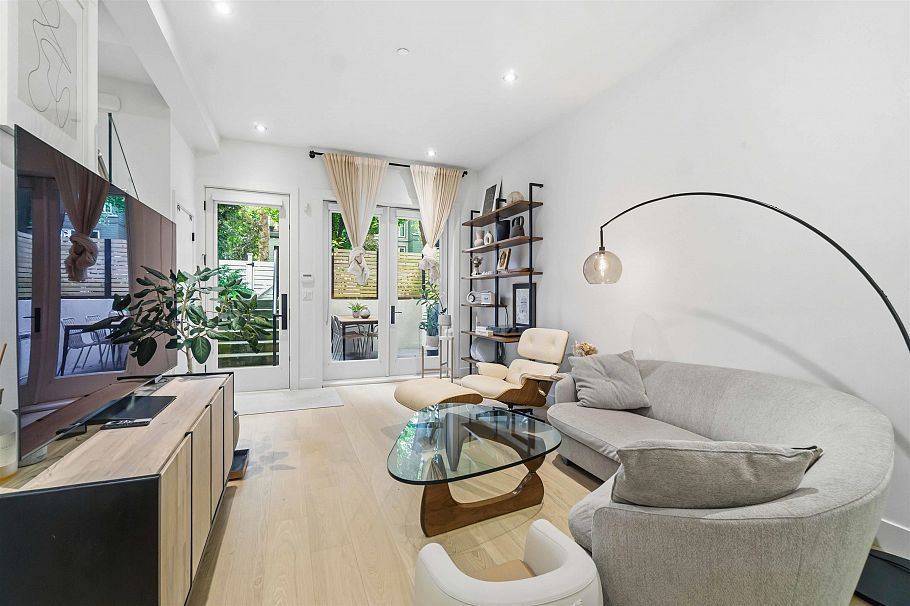 1533 E 5th Avenue Vancouver, BC - 10