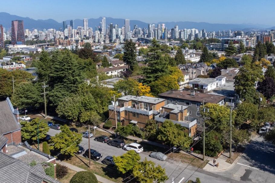 2372 Maple Street Vancouver, BC - 32
