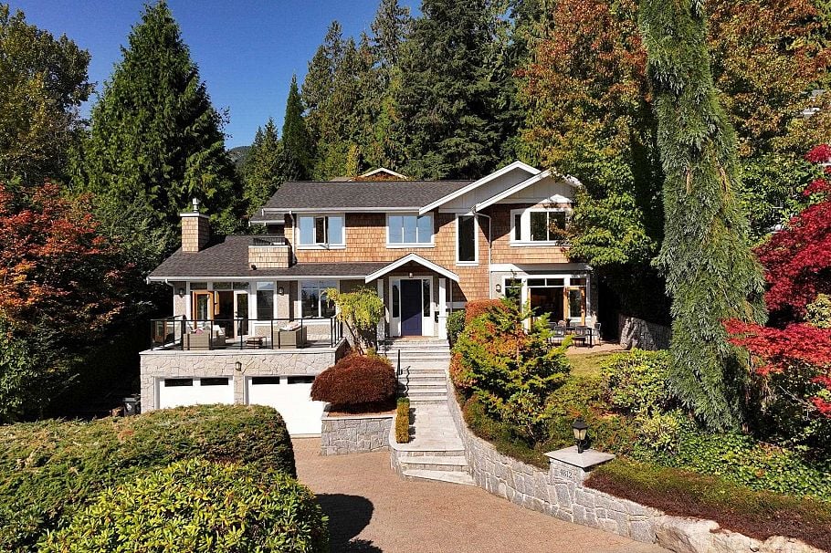 4812 Skyline Drive North Vancouver, BC - 1