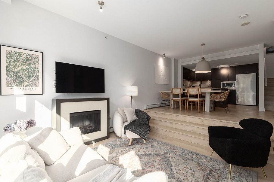 14 166 W 13th Street North Vancouver, BC - 8