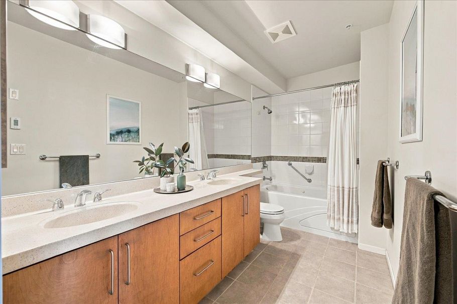 707 2655 Cranberry Drive Vancouver, BC - 17