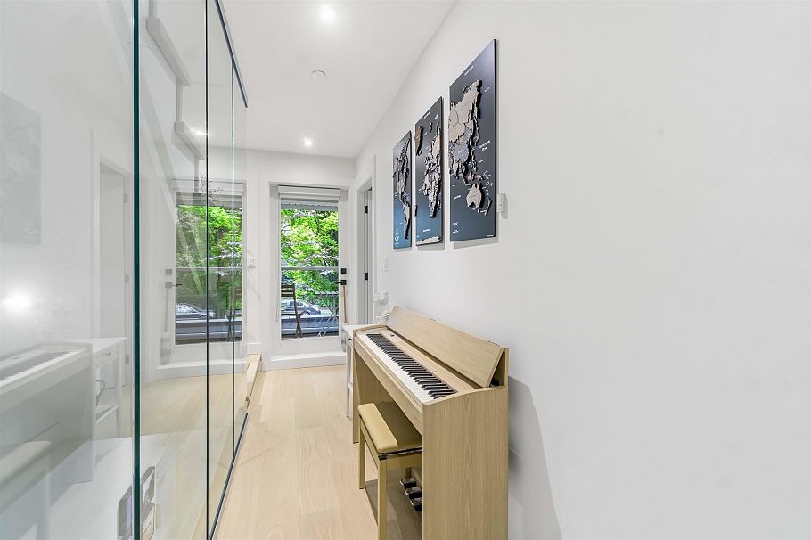 1533 E 5th Avenue Vancouver, BC - 26