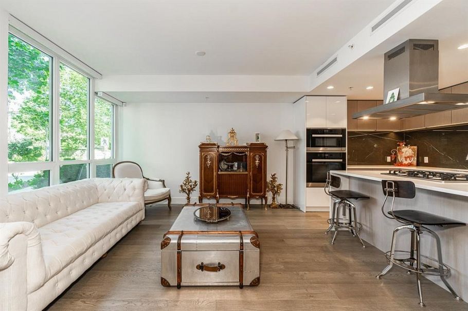 2025 Curling Road North Vancouver, BC - 1