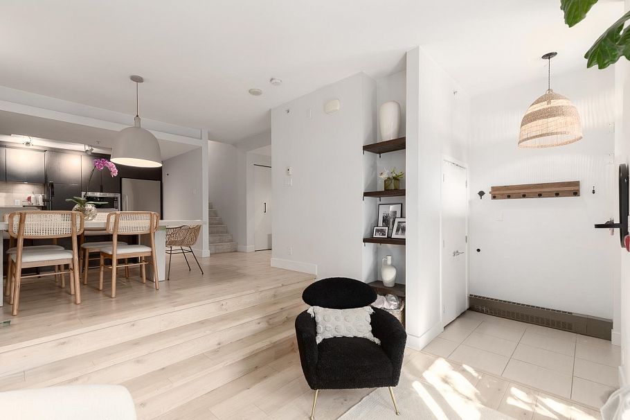 14 166 W 13th Street North Vancouver, BC - 10