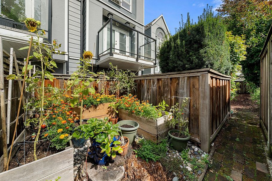 104 828 W 14th Avenue Vancouver, BC - 31