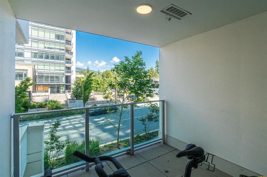 2025 Curling Road North Vancouver, BC - 4