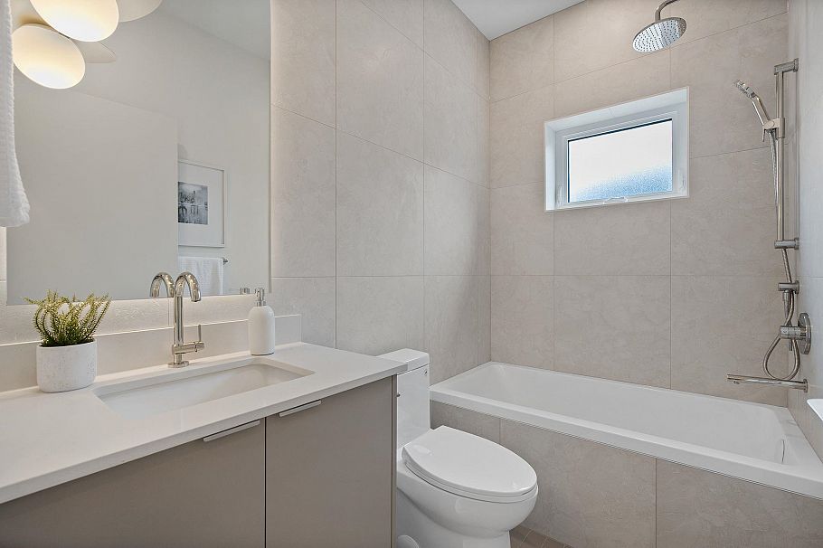 2 2211 William Street Vancouver, BC - 22
