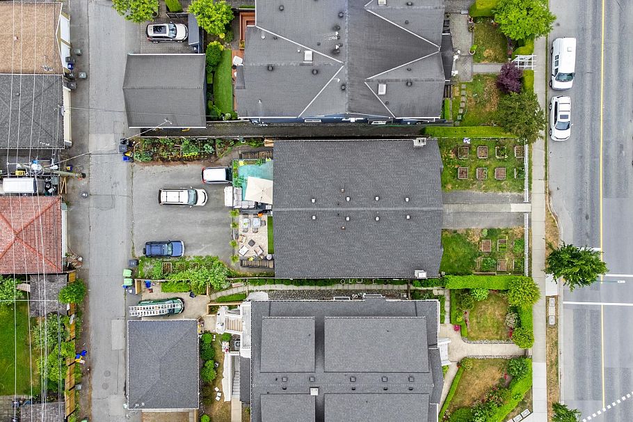 18-24 W 16th Avenue Vancouver, BC - 16